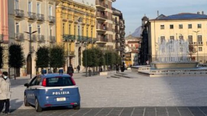 emergenza covid avellino si blinda chiusa piazza liberta