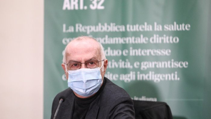 vaccini rezza giusto fare accertamenti su astrazeneca