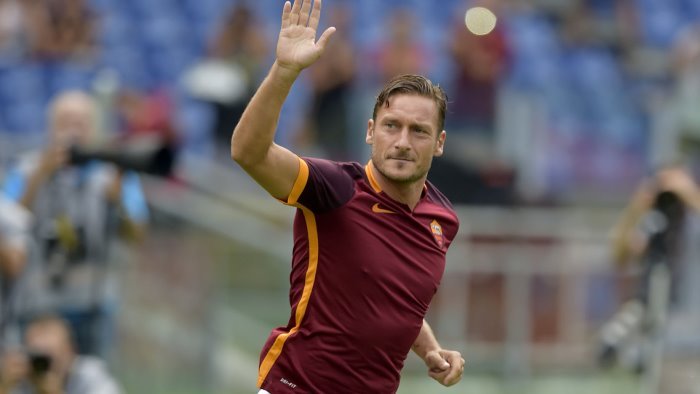 totti sono cresciuto e moriro nella roma tornare mai dire mai