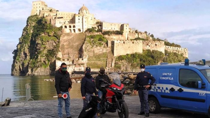 controlli anti assembramento e un 24enne denunciato per droga