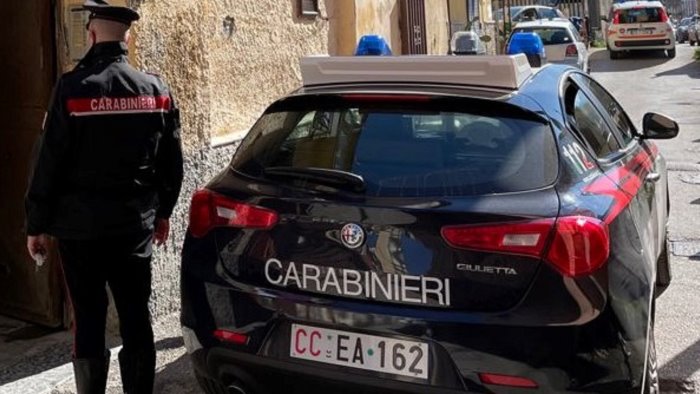 carabinieri setacciano le strade arrestato un pusher