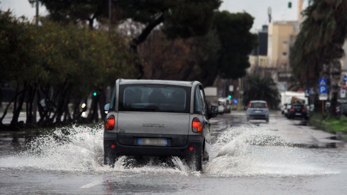 maltempo domani venti forti temporali e nevicate al sud