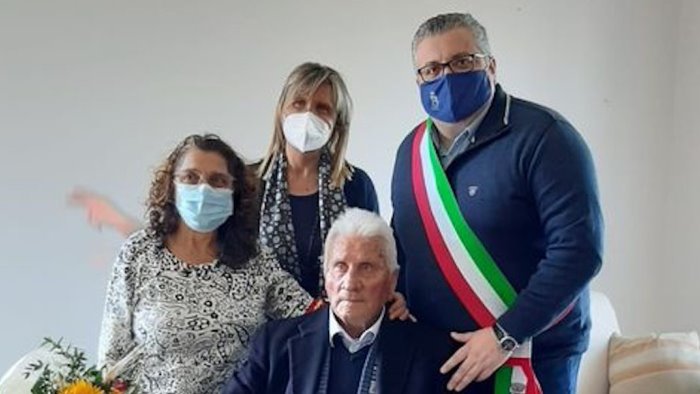 agropoli in festa nonno luigi spegne 107 candeline