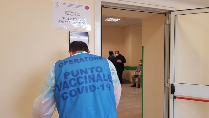 potere al popolo campagna vaccinale trasparente