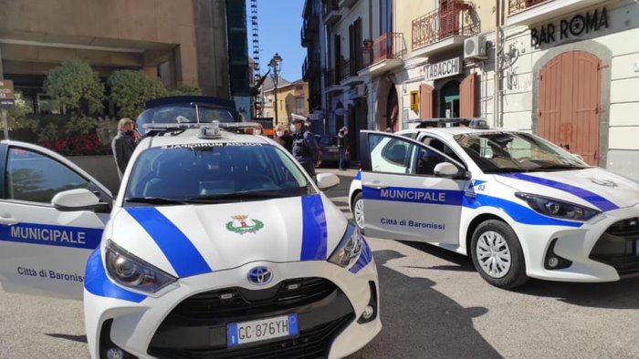 baronissi sempre piu green 2 nuove auto ibride alla polizia