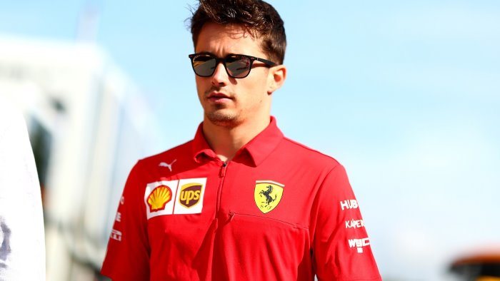 leclerc la ferrari di quest anno e migliore in curva