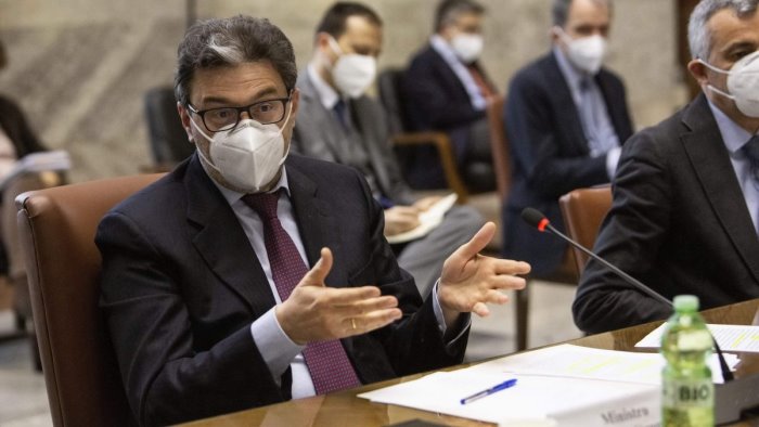 ex ilva giorgetti serve aggiornamento del piano industriale