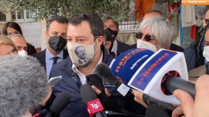 salvini lavoriamo con draghi per riaprire dopo pasqua