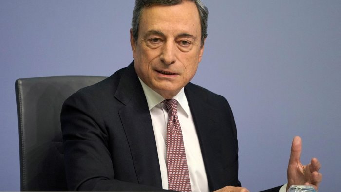 covid il premier draghi vaccinato con astrazeneca