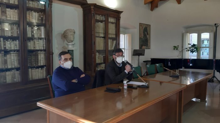 ariano sospetto caso positivo al palazzo degli uffici chiuso