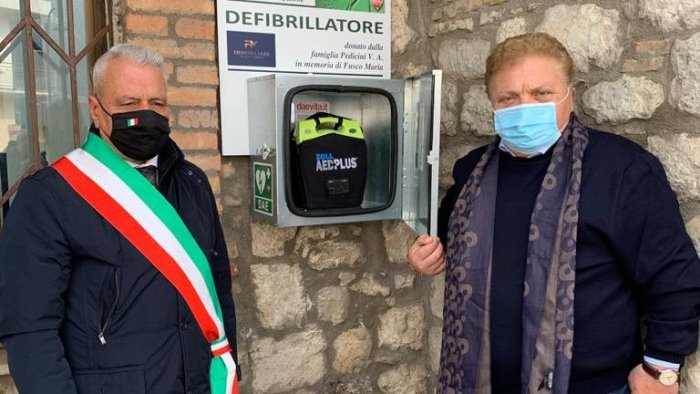 ai cittadini di foglianise donato un defibrillatore pubblico