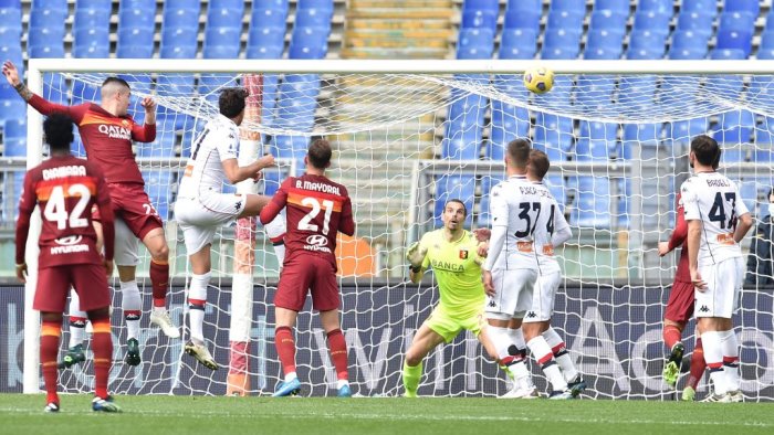 roma la corsa champions continua 1 0 contro il genoa