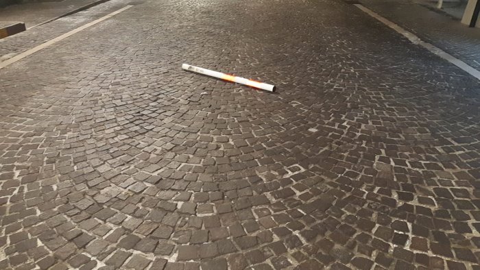 ariano il vandalismo si sposta ora nei vicoli della citta