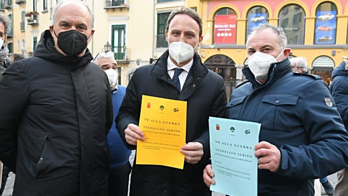 piero de luca alla manifestazione di cgil cisl e uil contro ogni guerra