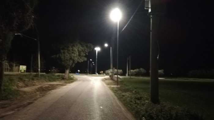 strade conclusi i lavori di illuminazione a persano