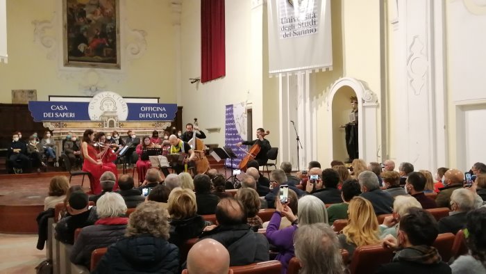 entusiasma il pubblico il concerto dell accademia santa sofia con pietrodarchi