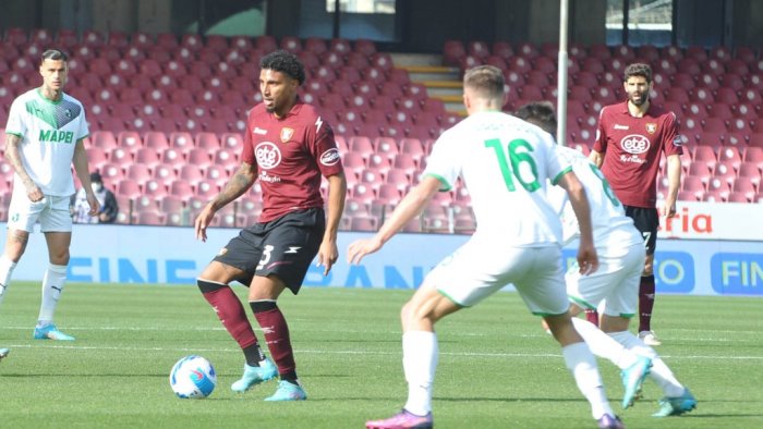 salernitana mazzocchi torna in gruppo out veseli ederson in forte dubbio