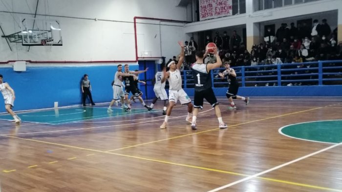 basket c gold la miwa benevento cade a sala consilina