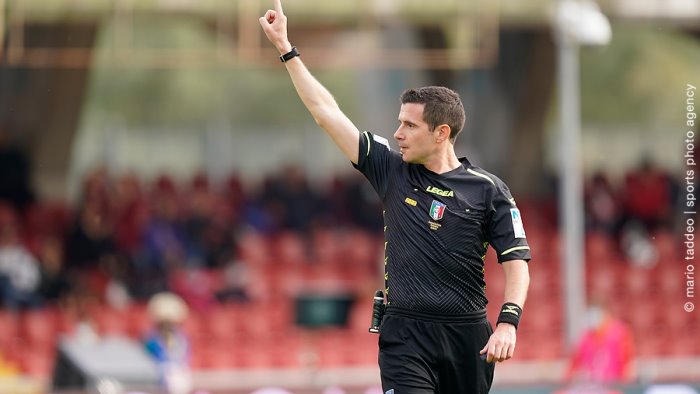 frosinone benevento un arbitro esperto per il big match