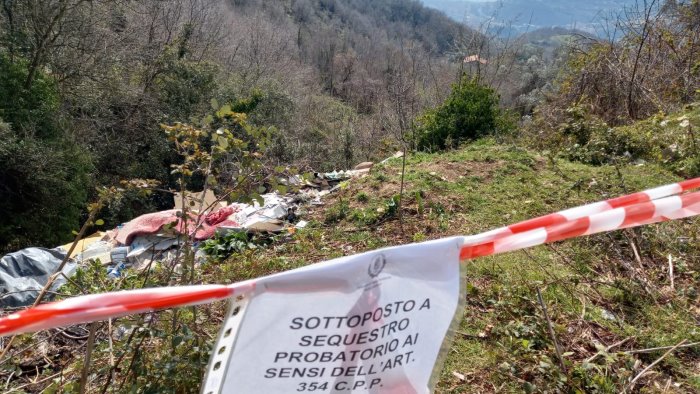 degrado a salerno scoperte tre discariche abusive a cappelle aree sequestrate