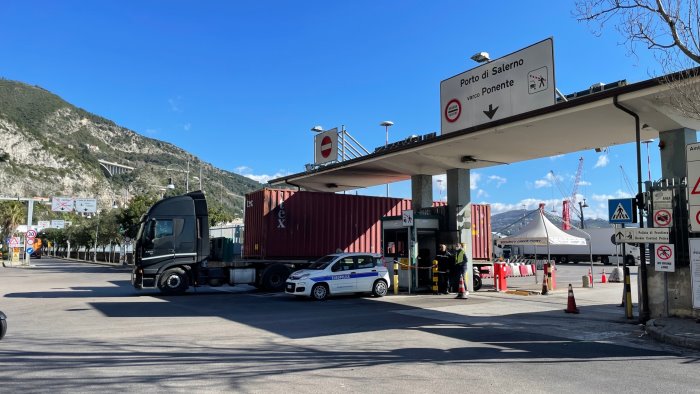 rifiuti al porto di salerno la cassazione affida le indagini a potenza