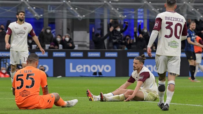 salernitana porta quasi mai inviolata nicola prova a blindare la difesa