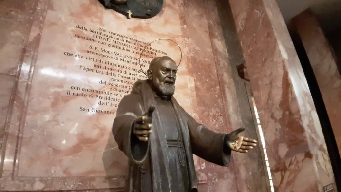 incinta scappata dalla guerra partorisce nella terra di san pio