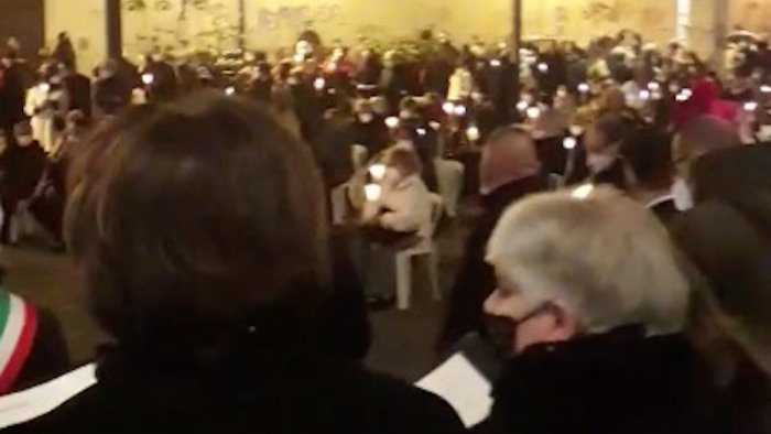 salerno rosario per la pace in piazza con il vescovo