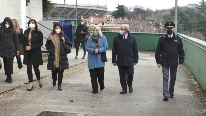 spena finora arrivati quasi 1000 profughi la meta sono minori