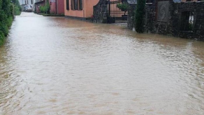 maltempo scatta l allerta meteo rischio frane e allagamenti