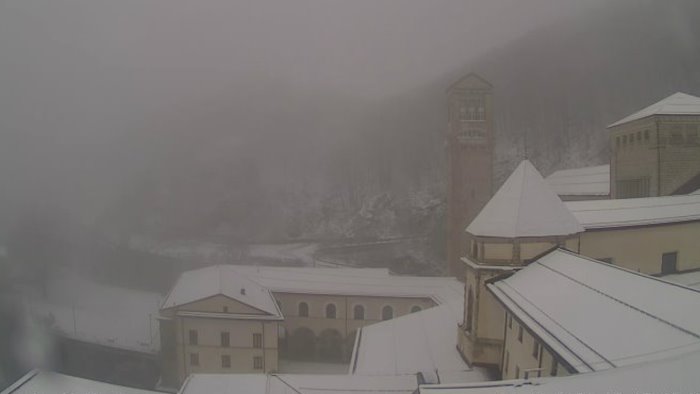 week end artico in irpinia torna la neve fiocchi bianchi fino a 600 metri