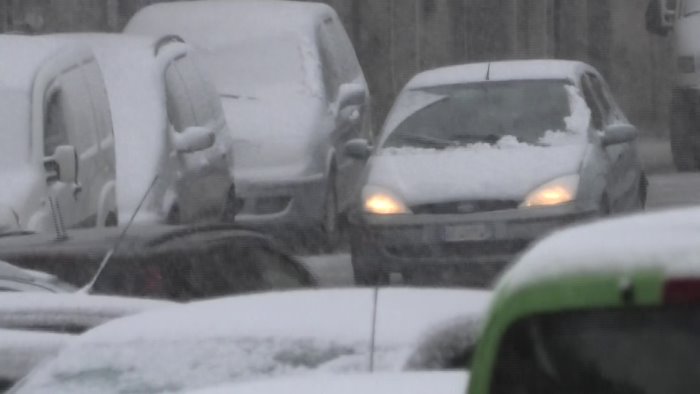 nuova nevicata di marzo scuole di ogni ordine e grado chiuse ad ariano