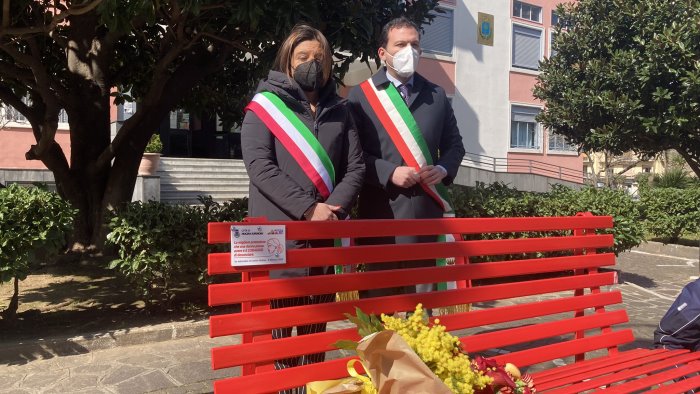 anna vive dedicata alla giovane di pontecagnano la panchina rossa a nocera