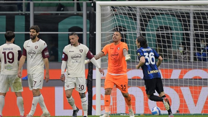 salernitana emergenza sulle fasce dopo ranieri si ferma anche mazzocchi