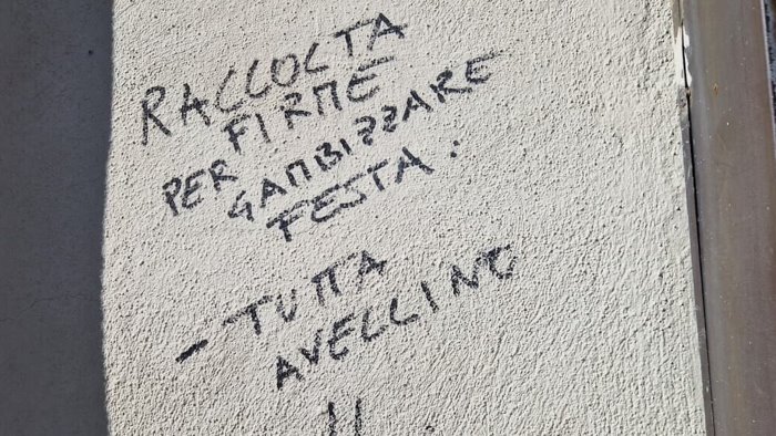 avellino minacce al sindaco raccolta firme per gambizzare festa si indaga