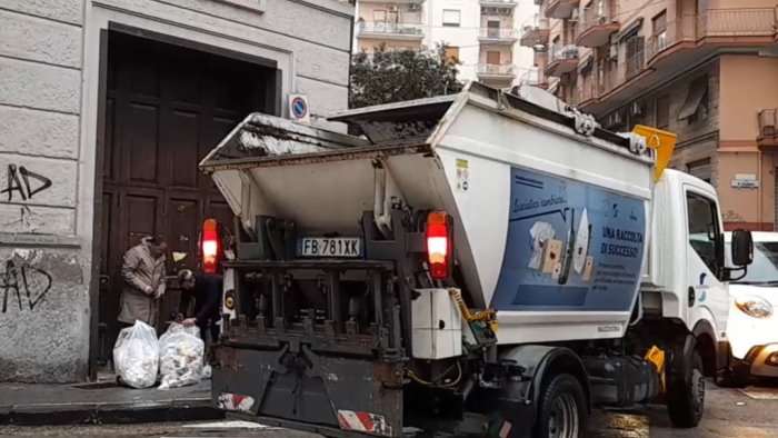 a salerno partita la sfida tra le scuole sulla raccolta differenziata