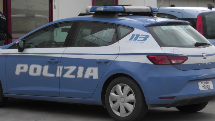 ariano malviventi ancora all attacco rubano rame e mezzi in un azienda