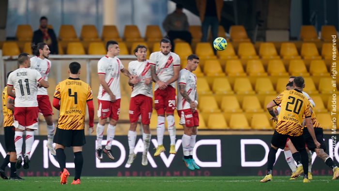 perugia reggina verso il rinvio