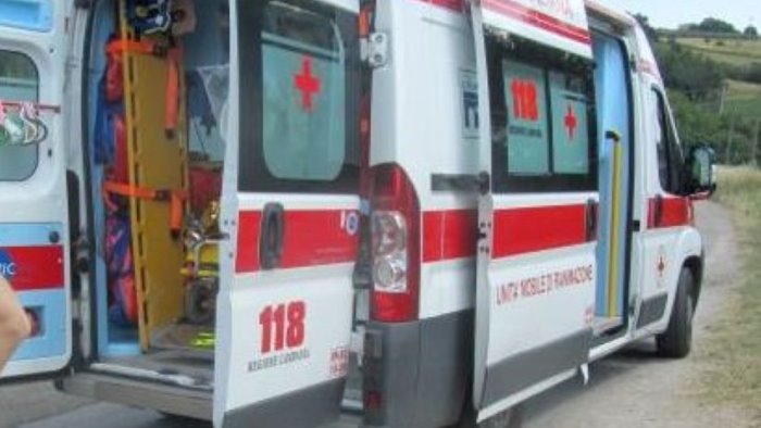 travolto dal trattore grave un 43enne trasferito in codice rosso al san pio