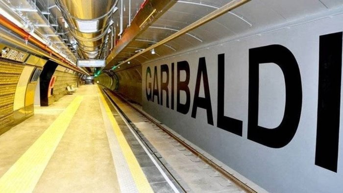 champions league a napoli corse straordinarie della metro per la linea 2