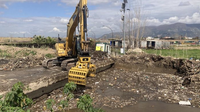 fiume sarno continuano gli allagamenti dragare subito il corso d acqua