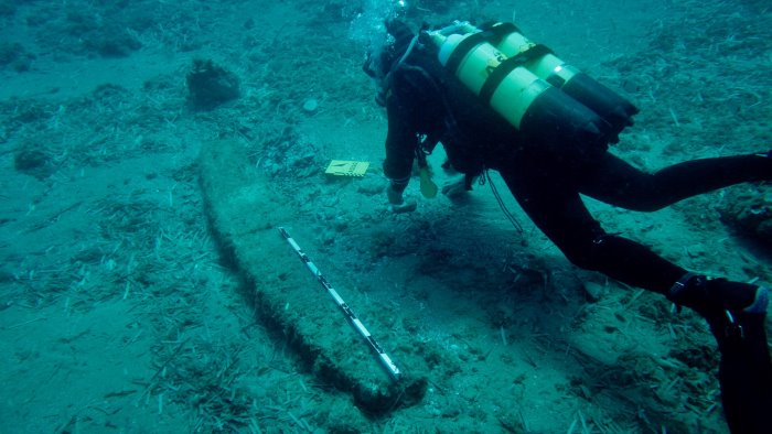 archeologia subacquea accordo a camerota per ricerche nei fondali bandiera blu