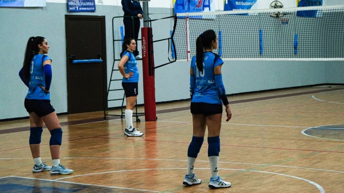 volley napoli sconfitta per 3 2 contro salerno