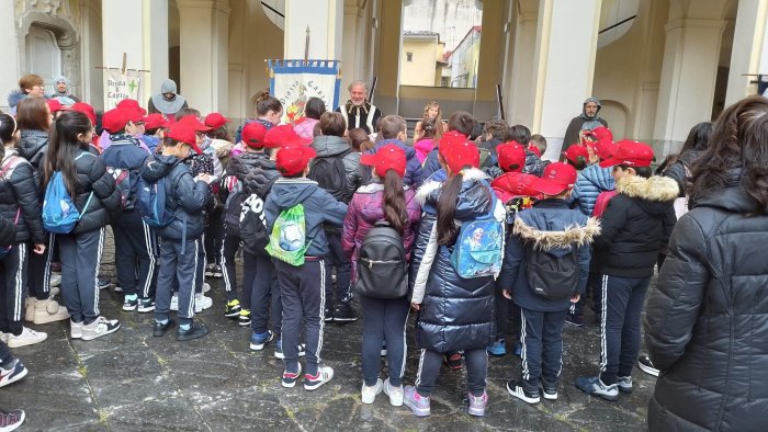 i piccoli alunni delle elementari visitano palazzo doria ad angri