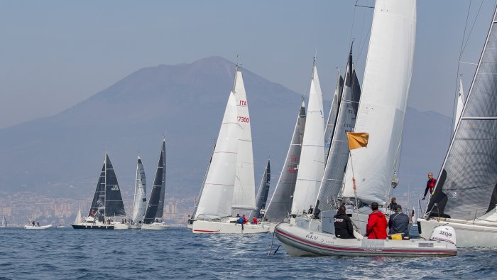 torre annunziata al via la vesuvio race 2023 con arrivo a marina di stabia