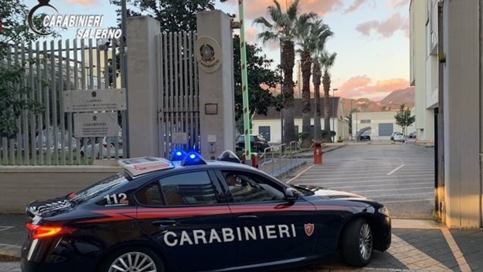 spari contro una panetteria in centro a salerno arrestato un uomo