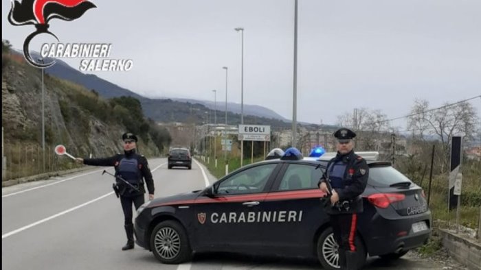 minacce e violenze ai genitori per avere soldi arrestato uomo ad eboli