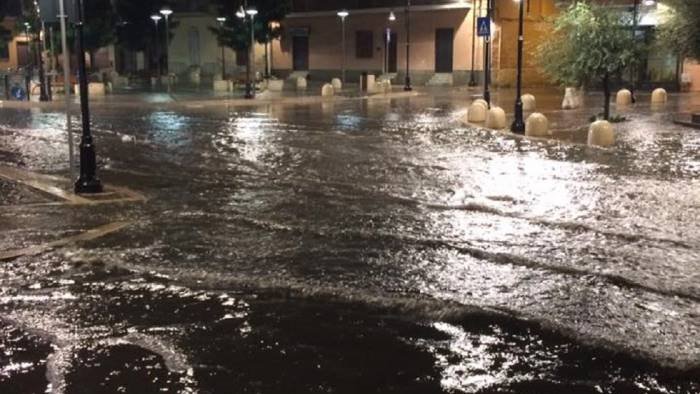 maltempo a mezzanotte scatta l allerta meteo rischio frane e allagamenti