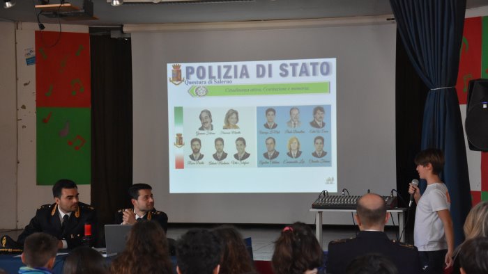 progetto pretendiamo legalita la polizia incontra gli studenti di salerno