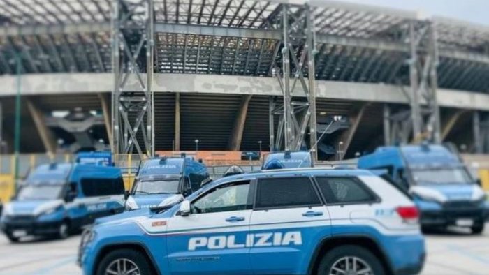 incontro di calcio napoli lazio tre tifosi ospiti arrestati denunce e sanzioni